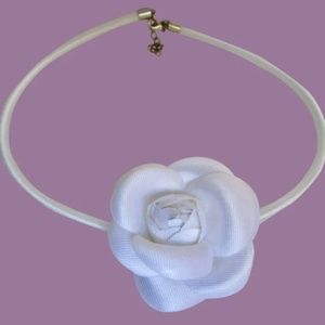 LC Silk Cord Genuine White Silk Camellia Flower Pendant Ethereal Necklace